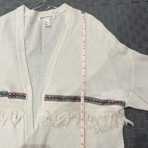 H&M Coachella Cadigan Kimono poncho Cream Knit Embroidered Fringe Sleeve Boho L - Picture 9 of 9